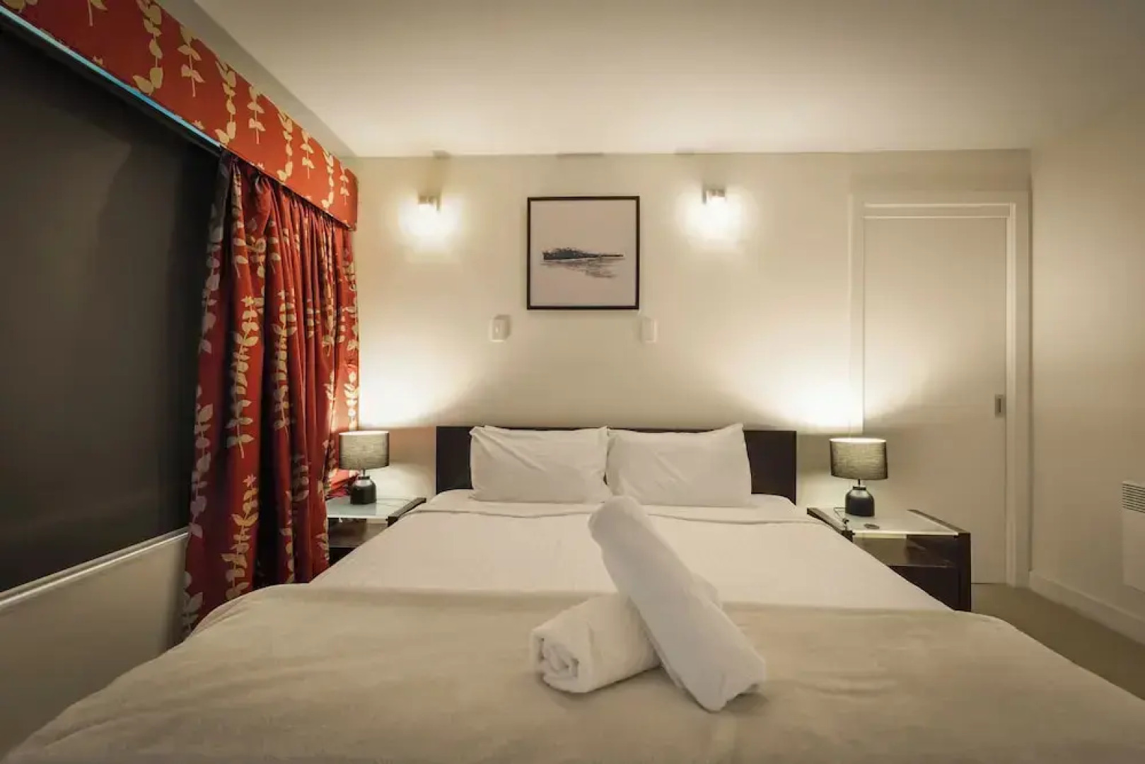 Waterfront Home - Gorgeous Views - 2 Bed