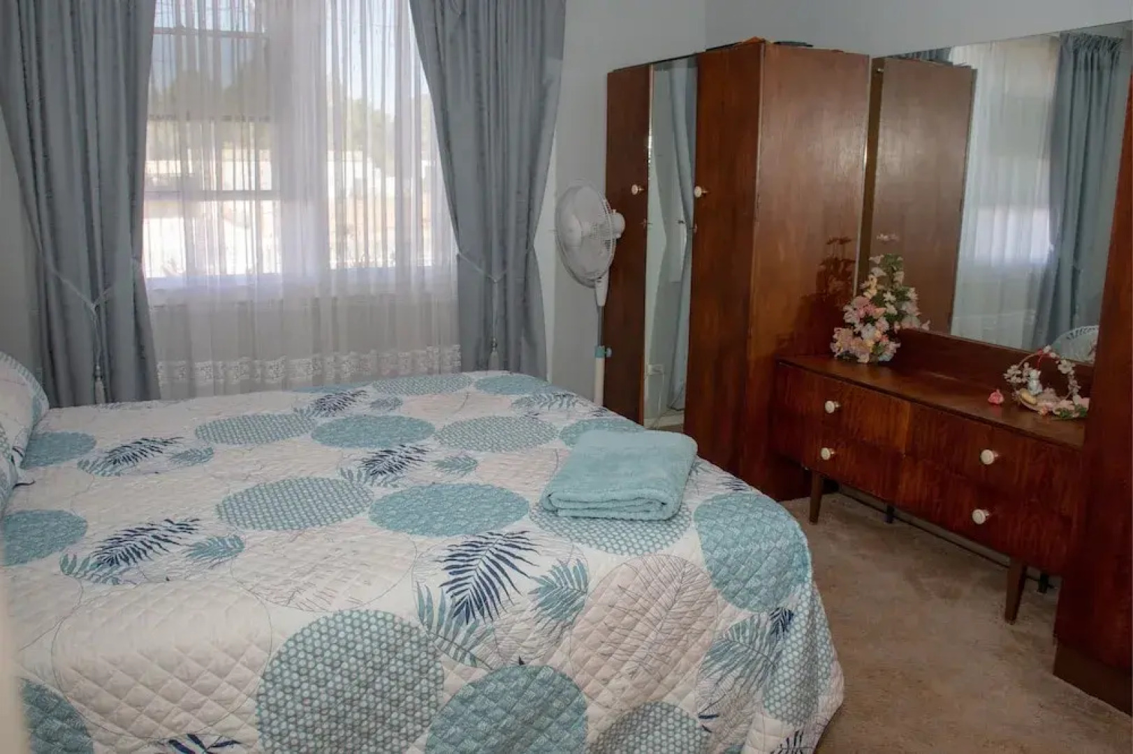 Chrissies Palace - Hostel