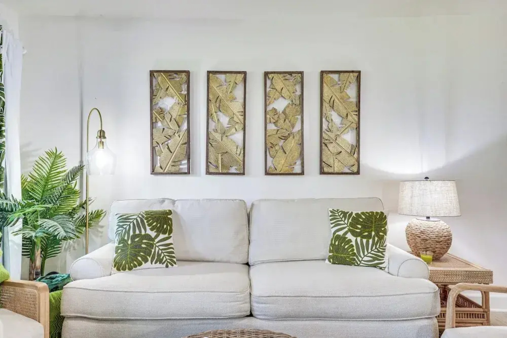 Luxe Tropical Resort Escape - Beaches Nearby!