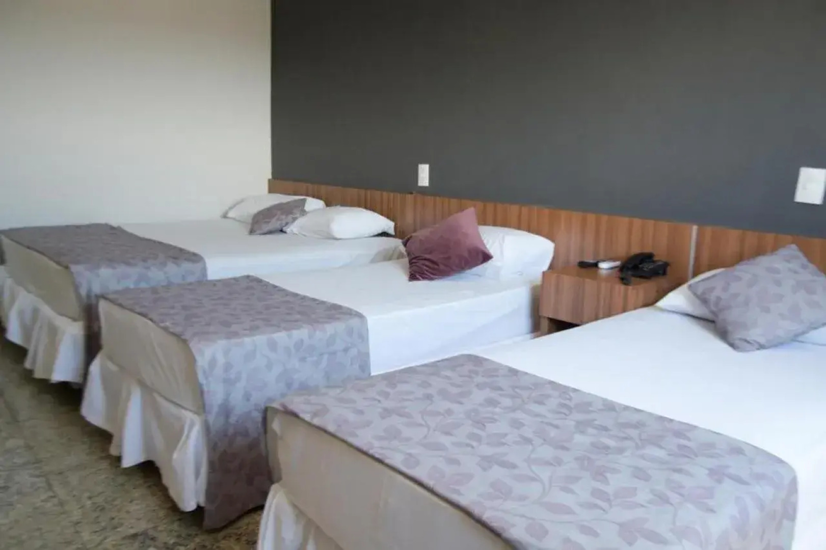 BOMBONATO HOTEL - Fácil Acesso ao Aeroporto e parque de Exposições ABCZ