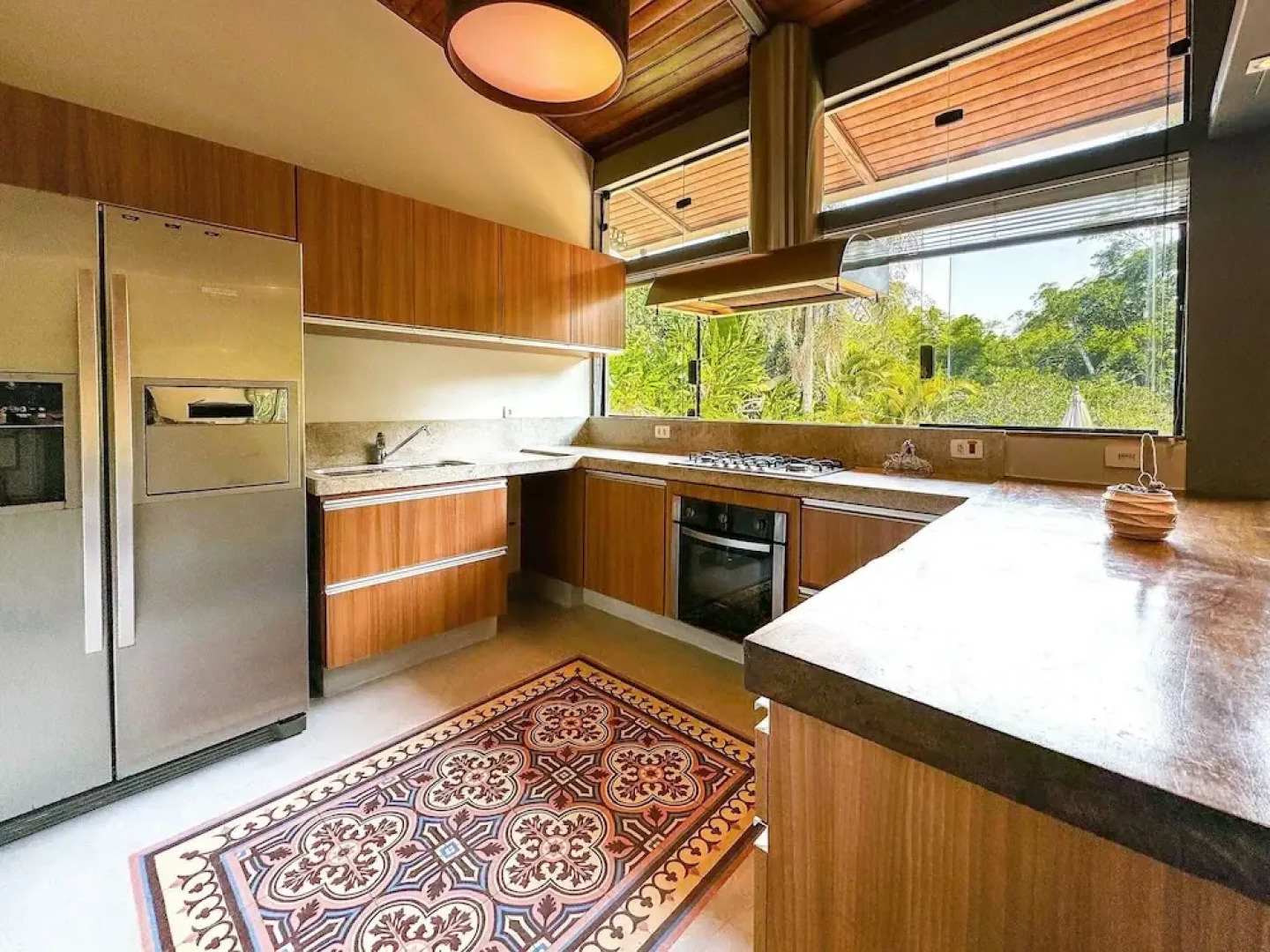 Arquitetura única na Granja Viana