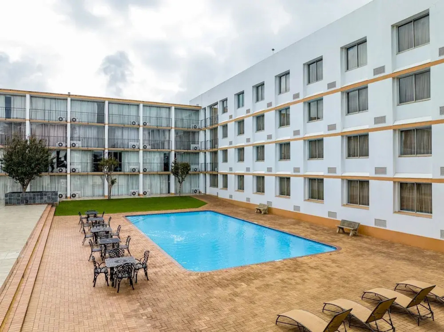 African Sky Hotels - Ermelo Inn