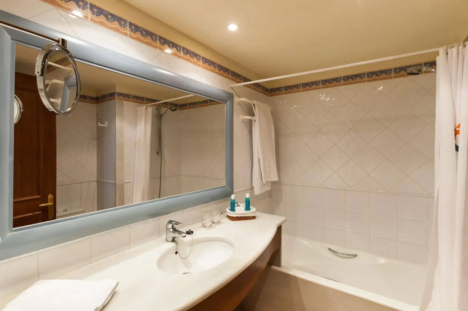 Hotel Spa Valentin Sancti Petri