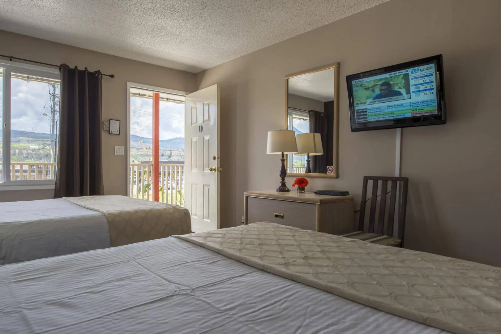 Maple Leaf Motel Inn Towne