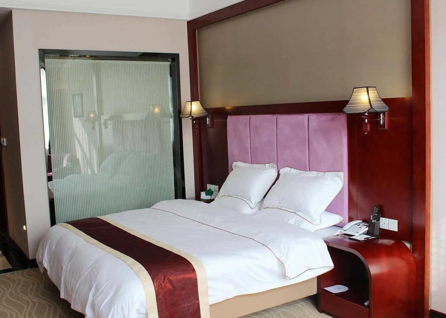 Huayi Business Hotel