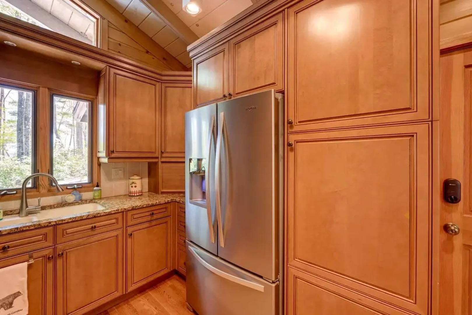 Luxe Glenville Cabin w/ Porch & BBQ ~ 5 Mi to Lake