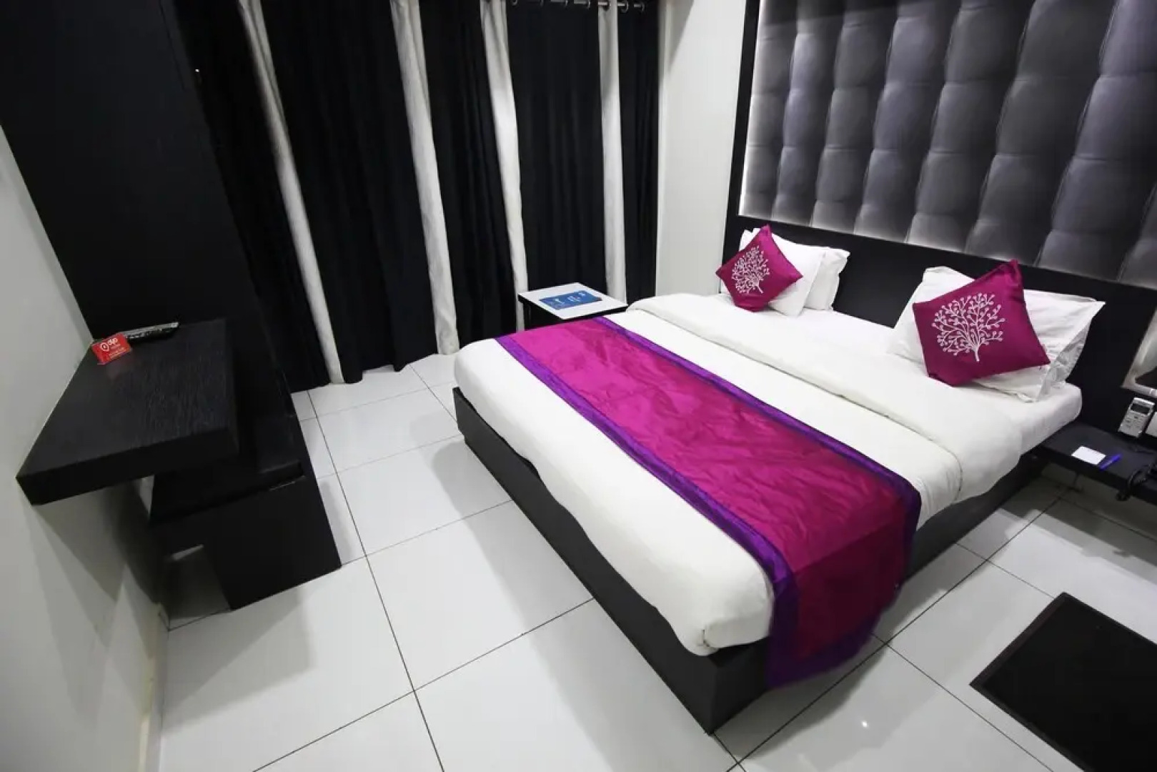 OYO 1319 Hotel Paramount Inn