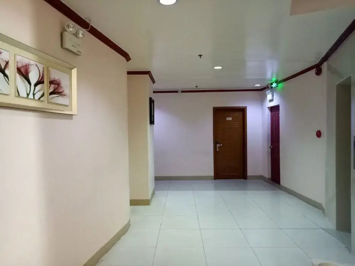 Meaco Royal Hotel - Taytay