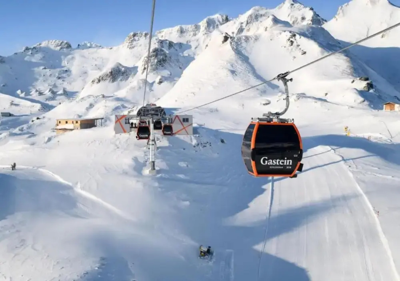 Spacious Apartment With Terrace for 8 Guests