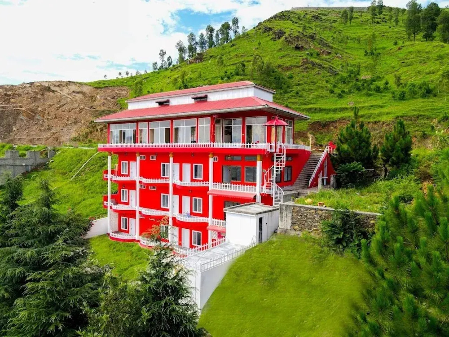 Red Rose Hotel & restaurent