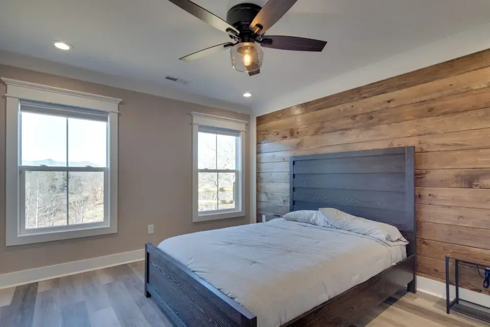 Waynesville House: Fire Pit + Mountain Views!