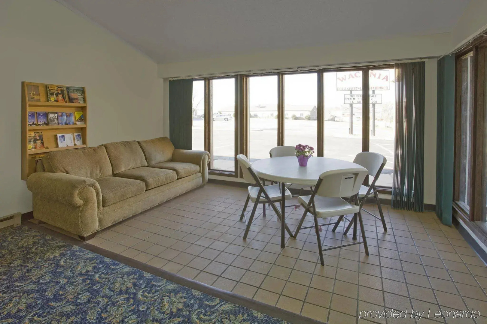 Waconia Inn and Suites