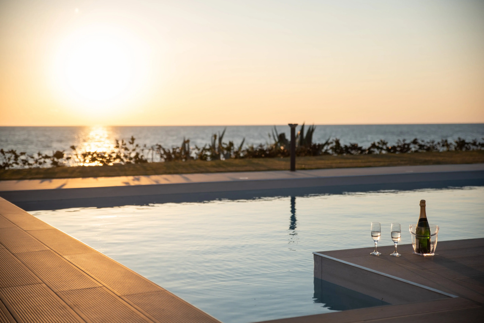 Mirazur Seafront Sunset Villa