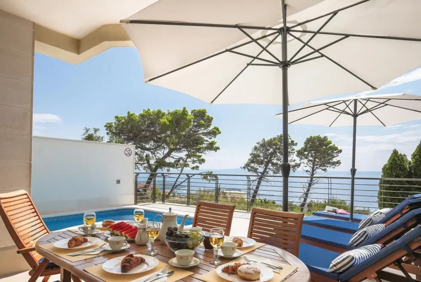 Awesome Home in Makarska With Wifi and 4 Bedrooms