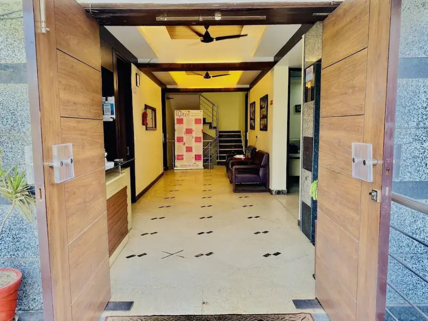 Qotel Hotel Noida Sector 51