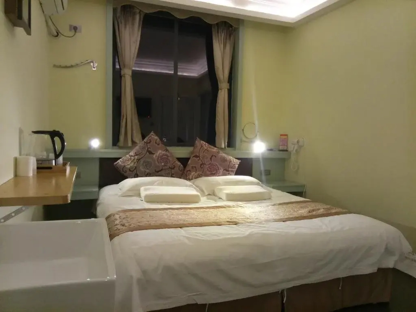 Guilin Jiuzaipangbian Boutique Inn