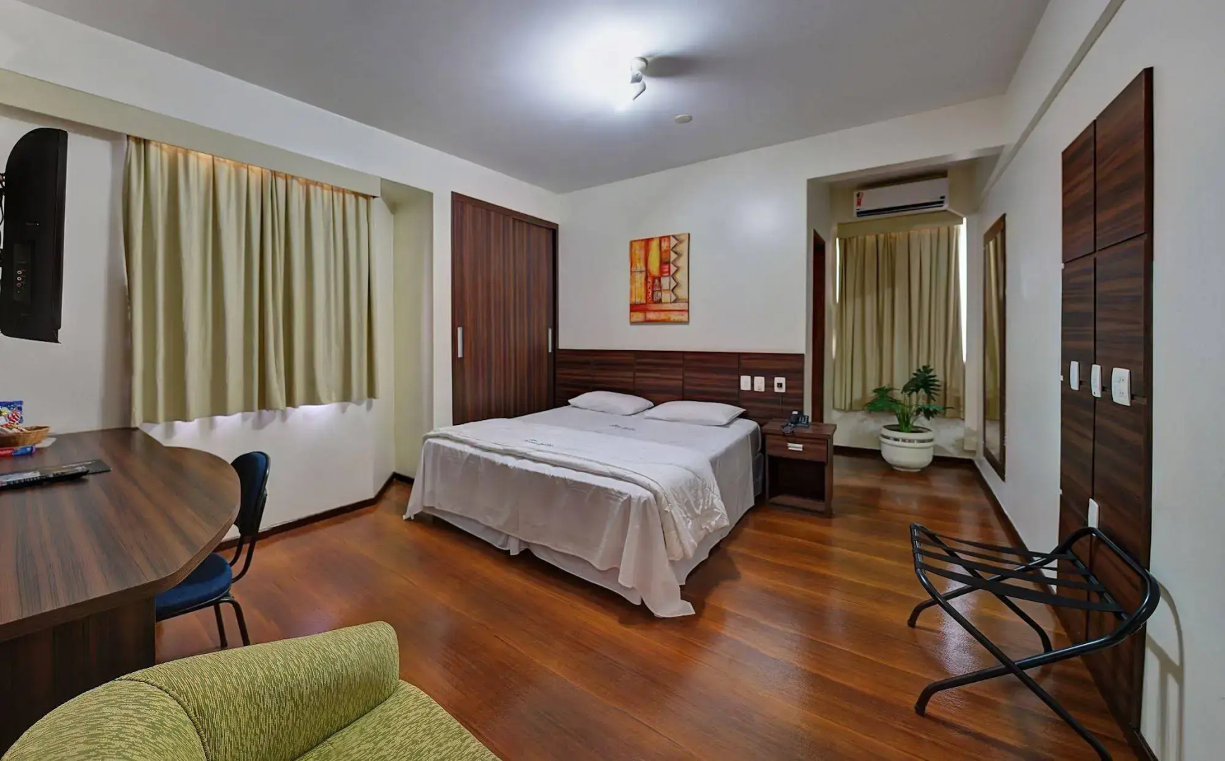 Porto Minas Hotel e Convenções