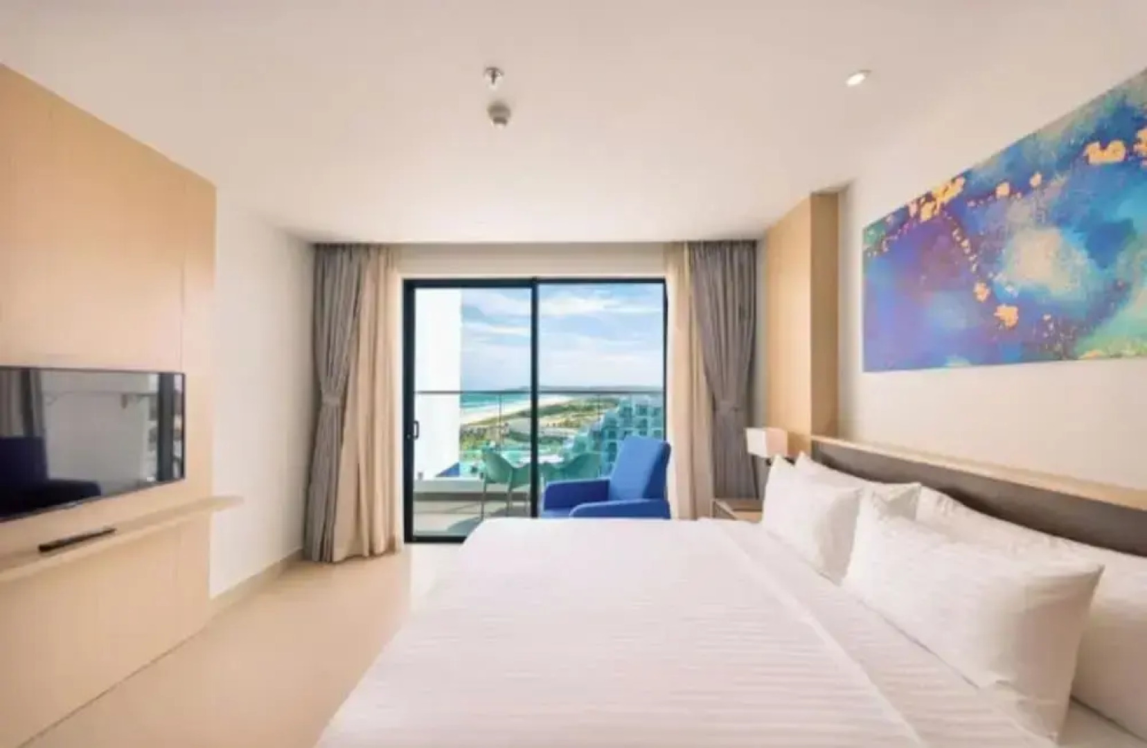 The Sea View Cam Ranh