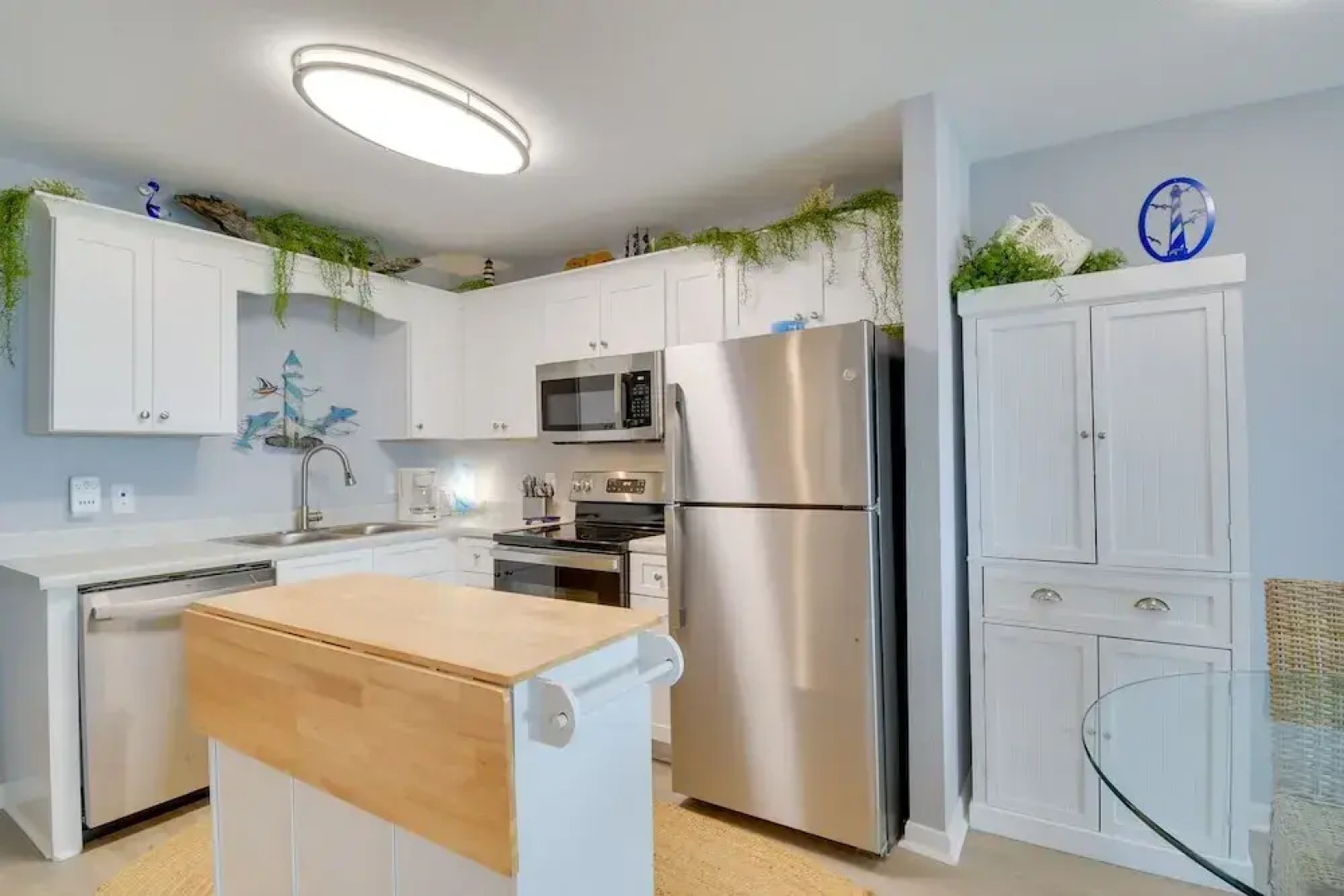 Gulf Shores Condo: Covered Balcony & Beach Access