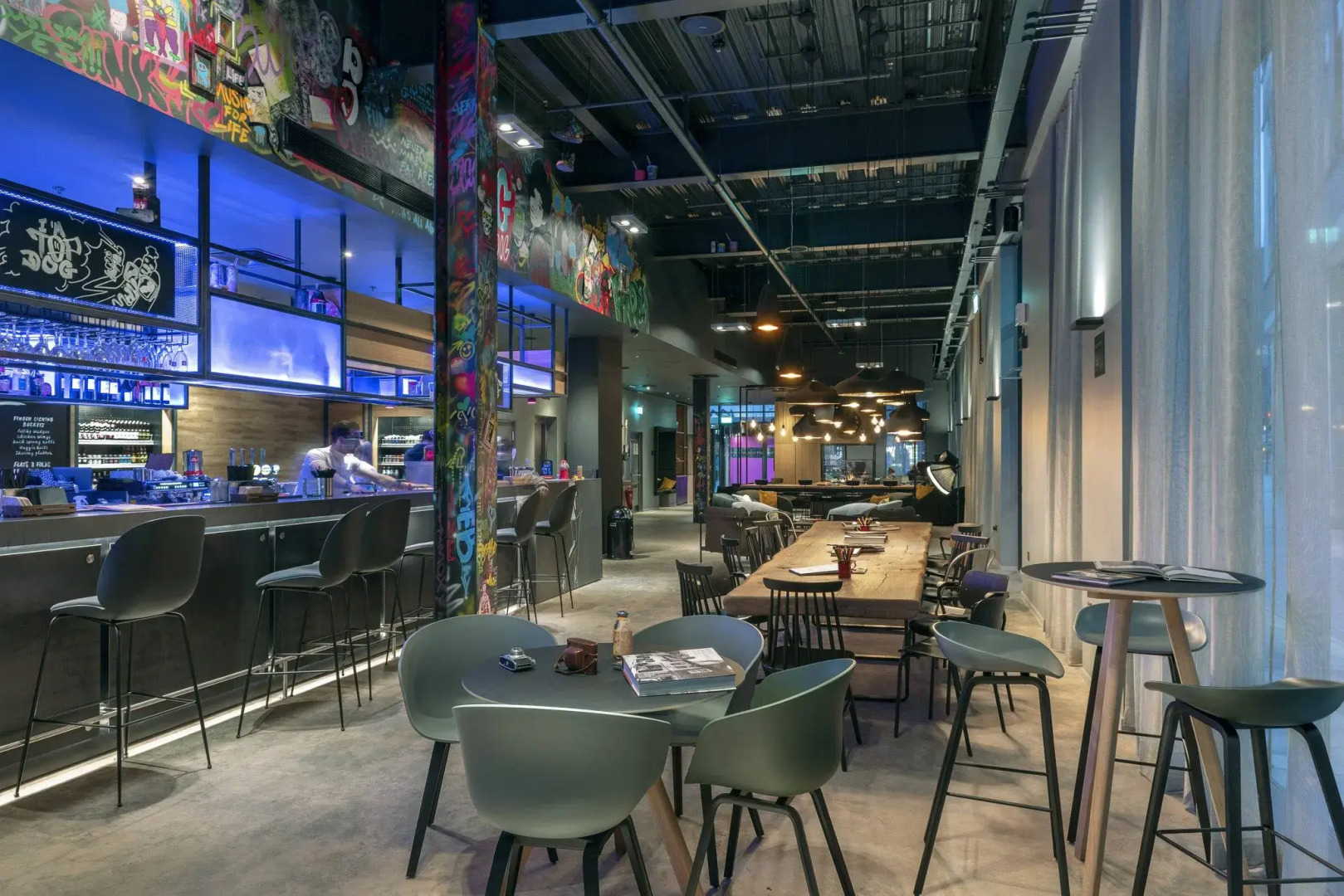 Moxy Glasgow Merchant City