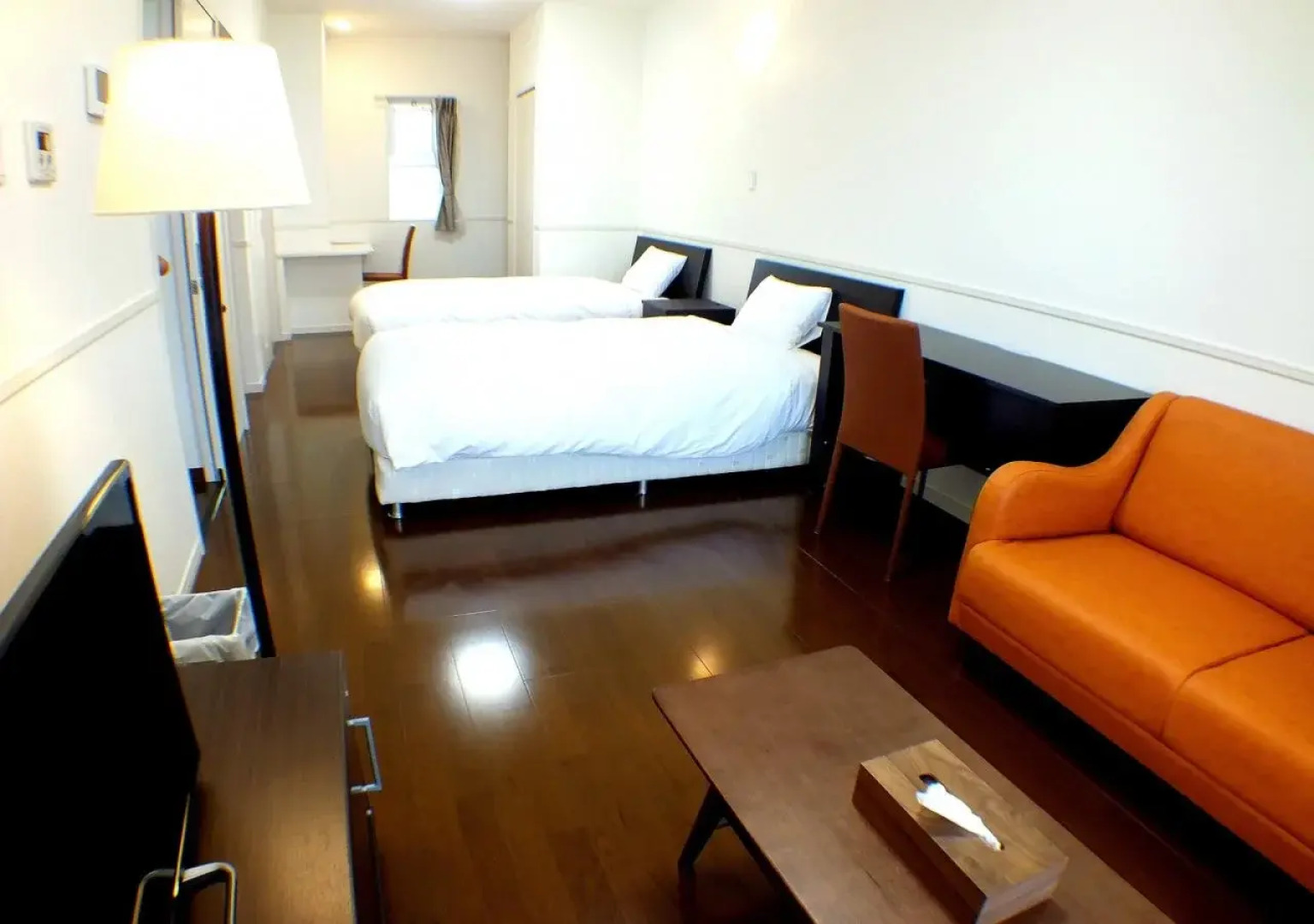 Resort Class Inn Onna