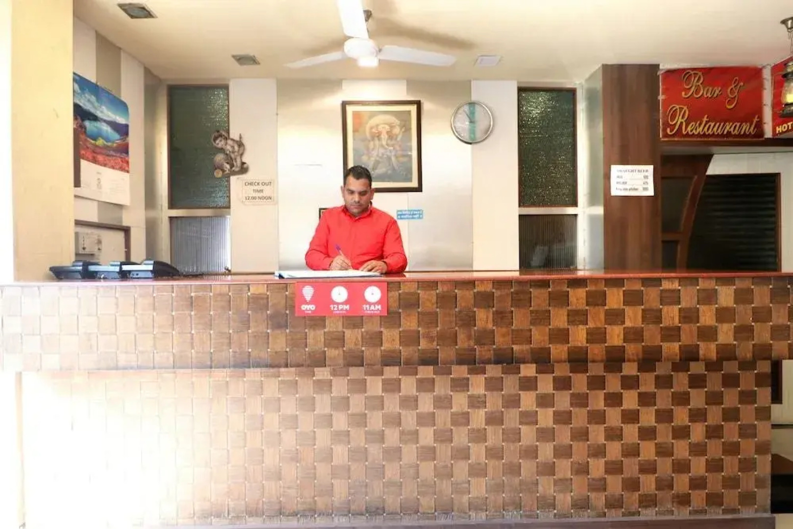 Oyo 30127 Hotel Sabina International