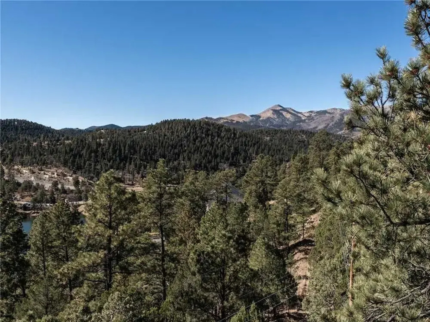 Sierra Lake Vista - Four Bedroom Cabin with Hot Tub