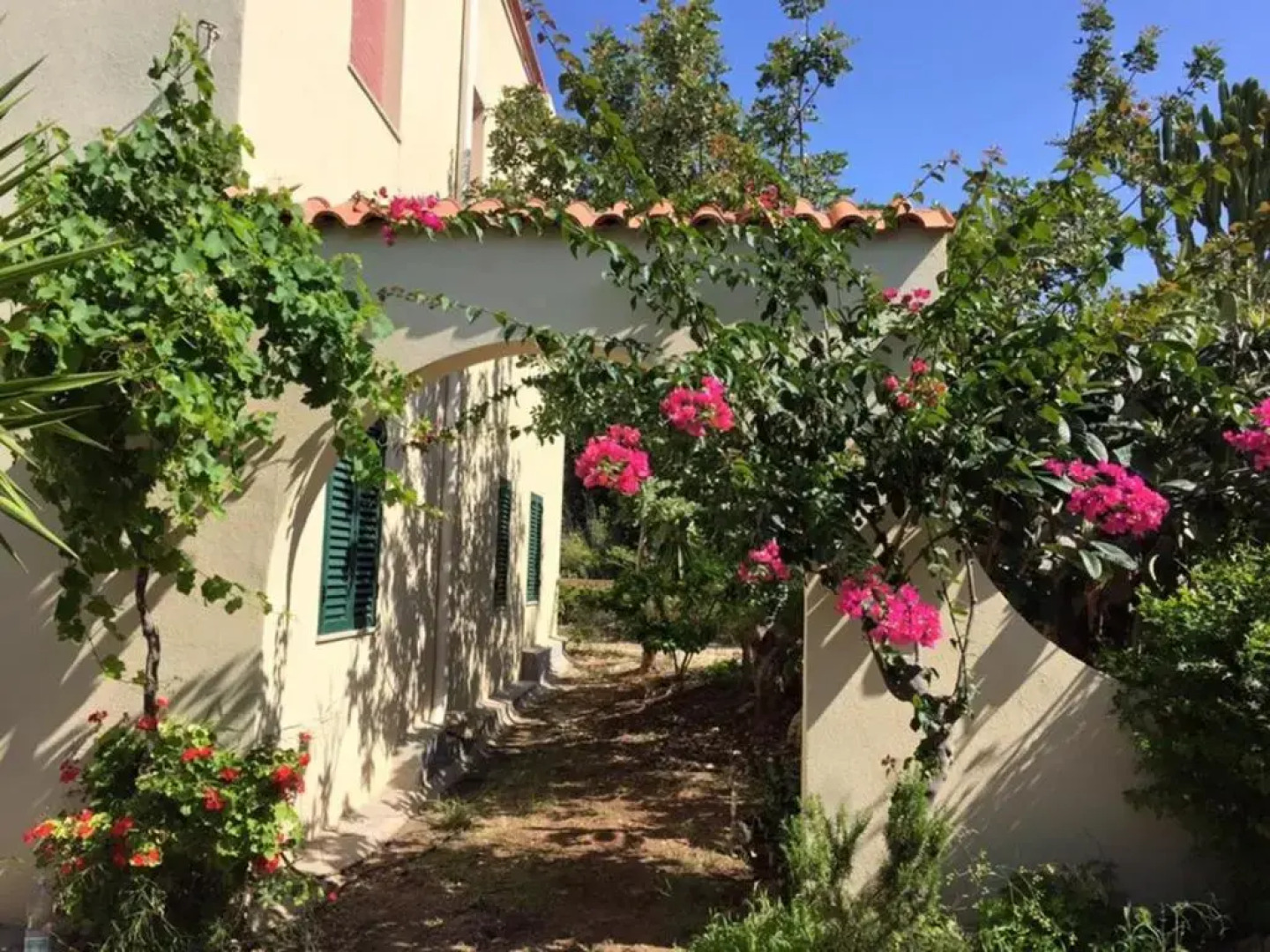 Surra Mediterranean Apartments