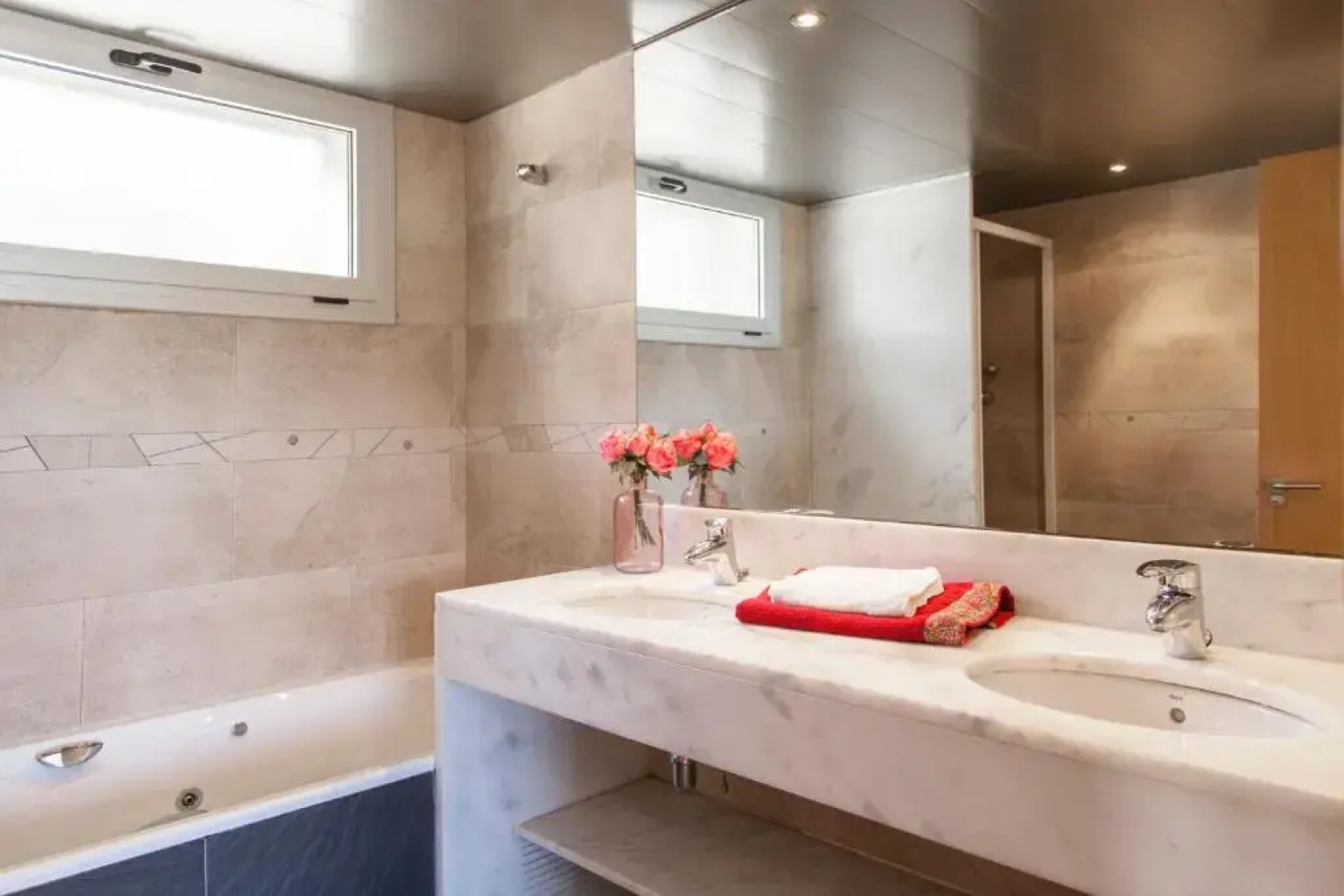 Villa Los Pinos 14 People AC Very confortable Outdoor area View Calm Area 10 minutes Drive From Sitges