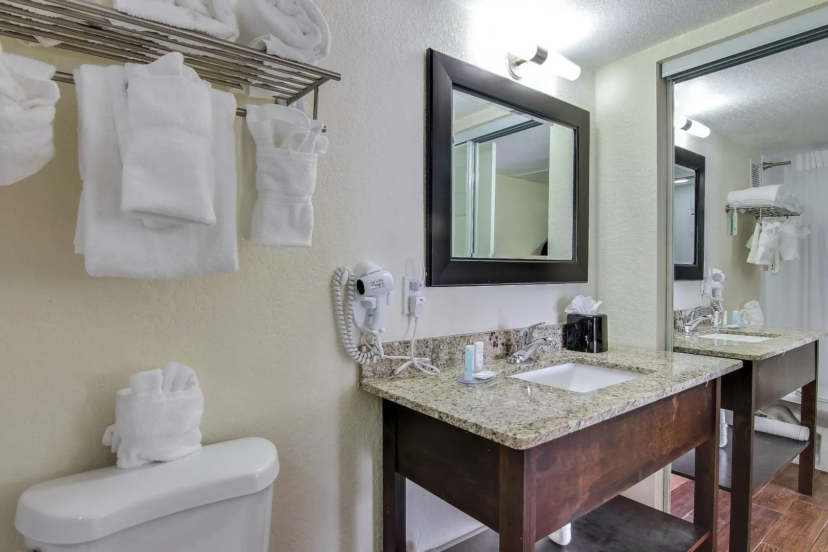 The Link Hotel on Sunrise