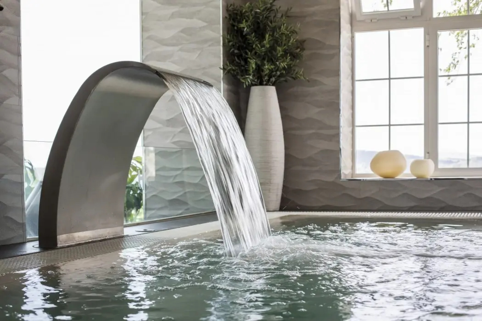 Отель Catalonia Reina Victoria