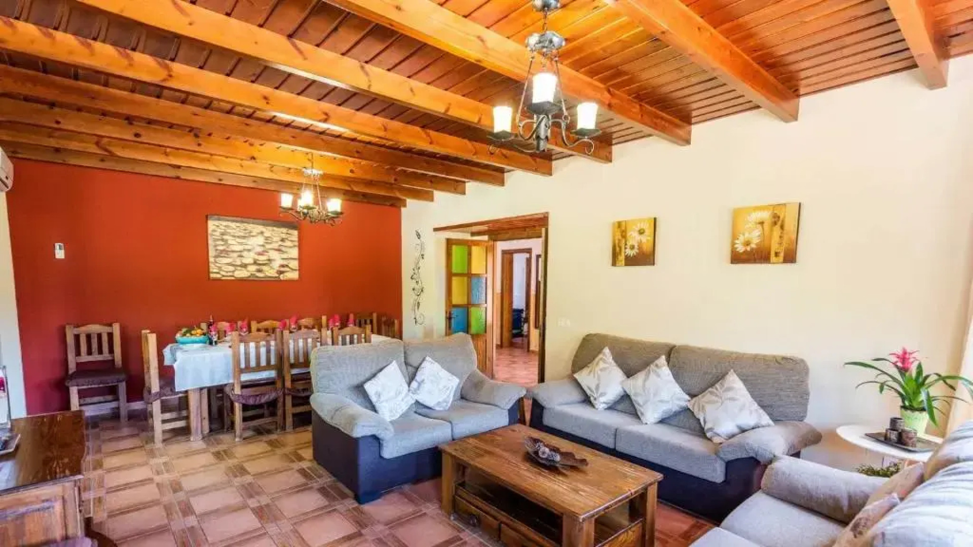 Villa Javier Sayalonga by Ruralidays