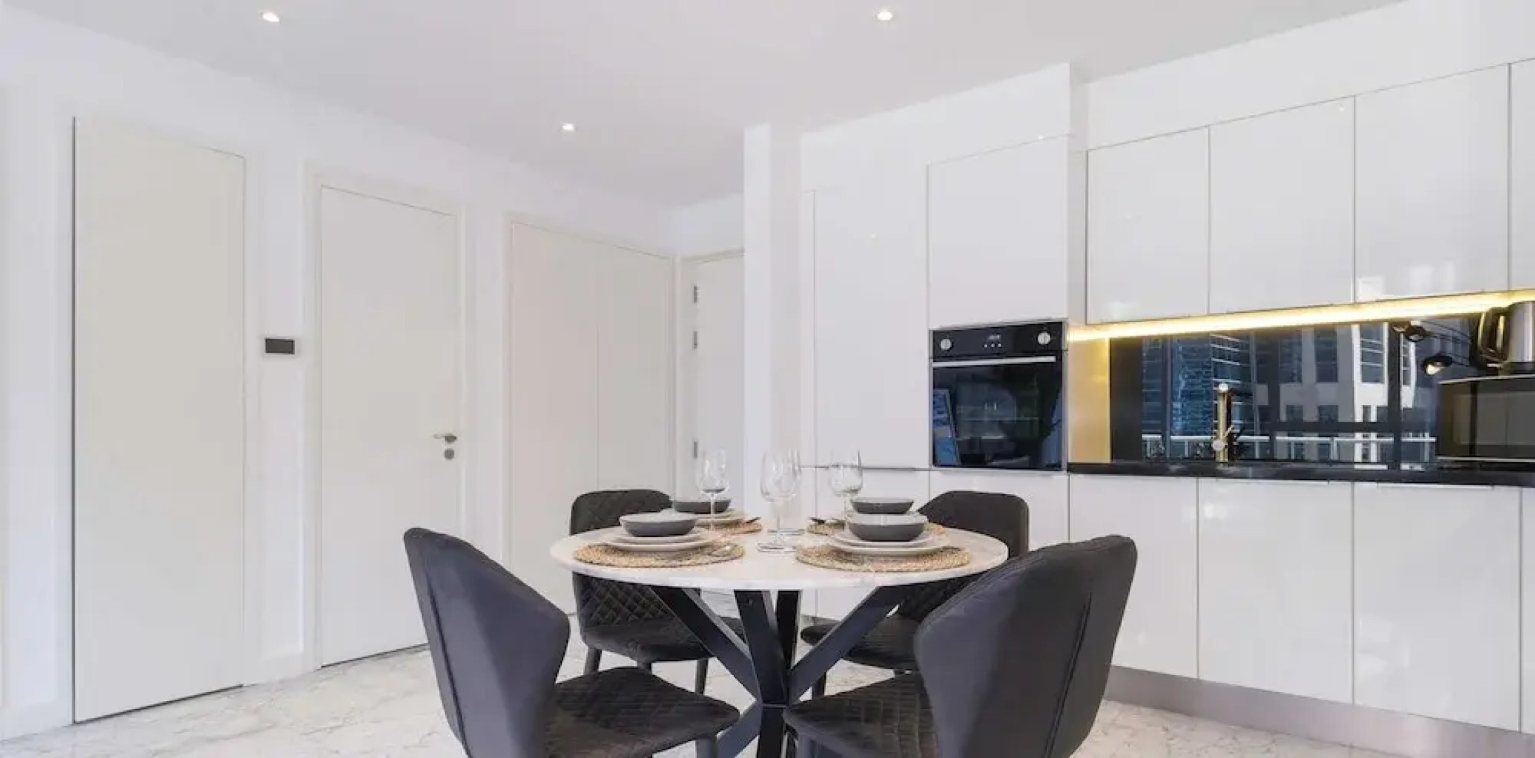 LUX - The Pad Executive Suite 4