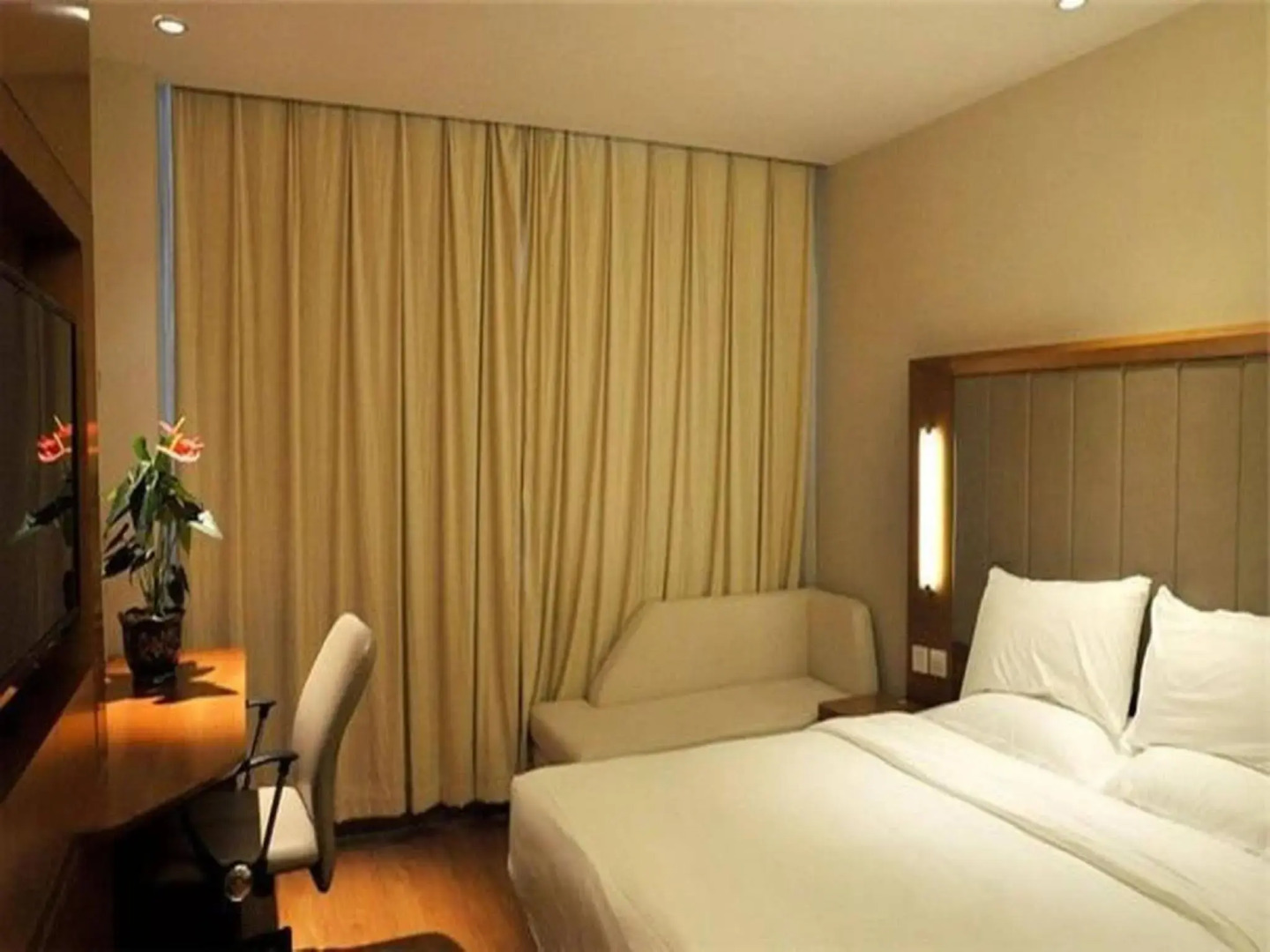JI Hotel Qingdao Xianggang Zhong Road