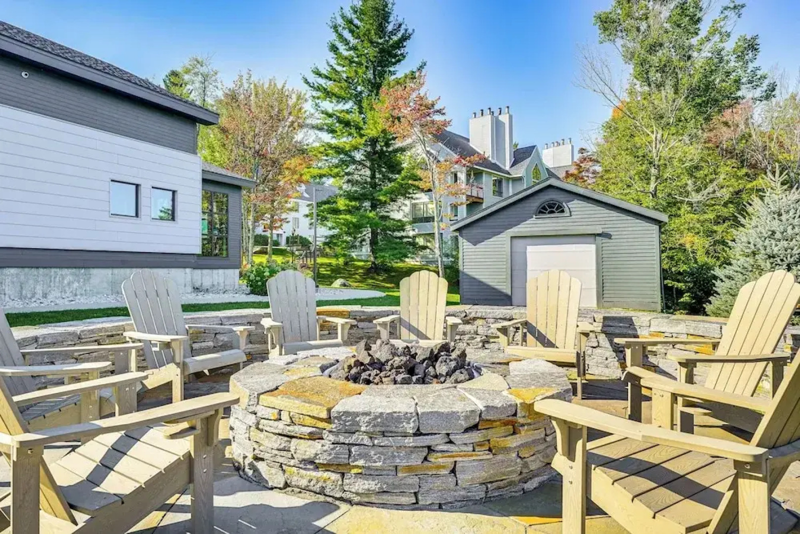 Walk to Ski Lift: Spacious Condo in West Dover!