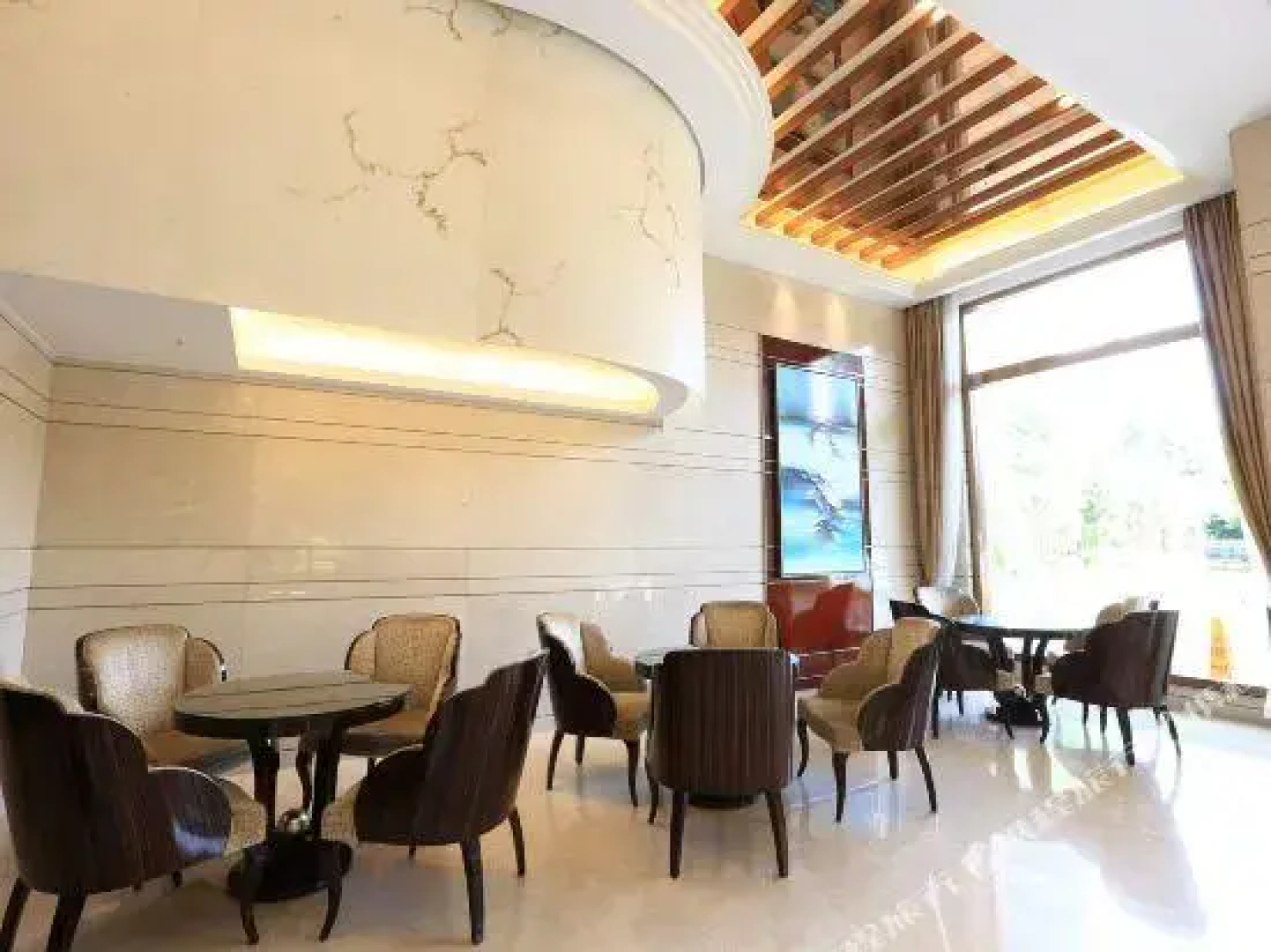 Lanting Seaview Hotel