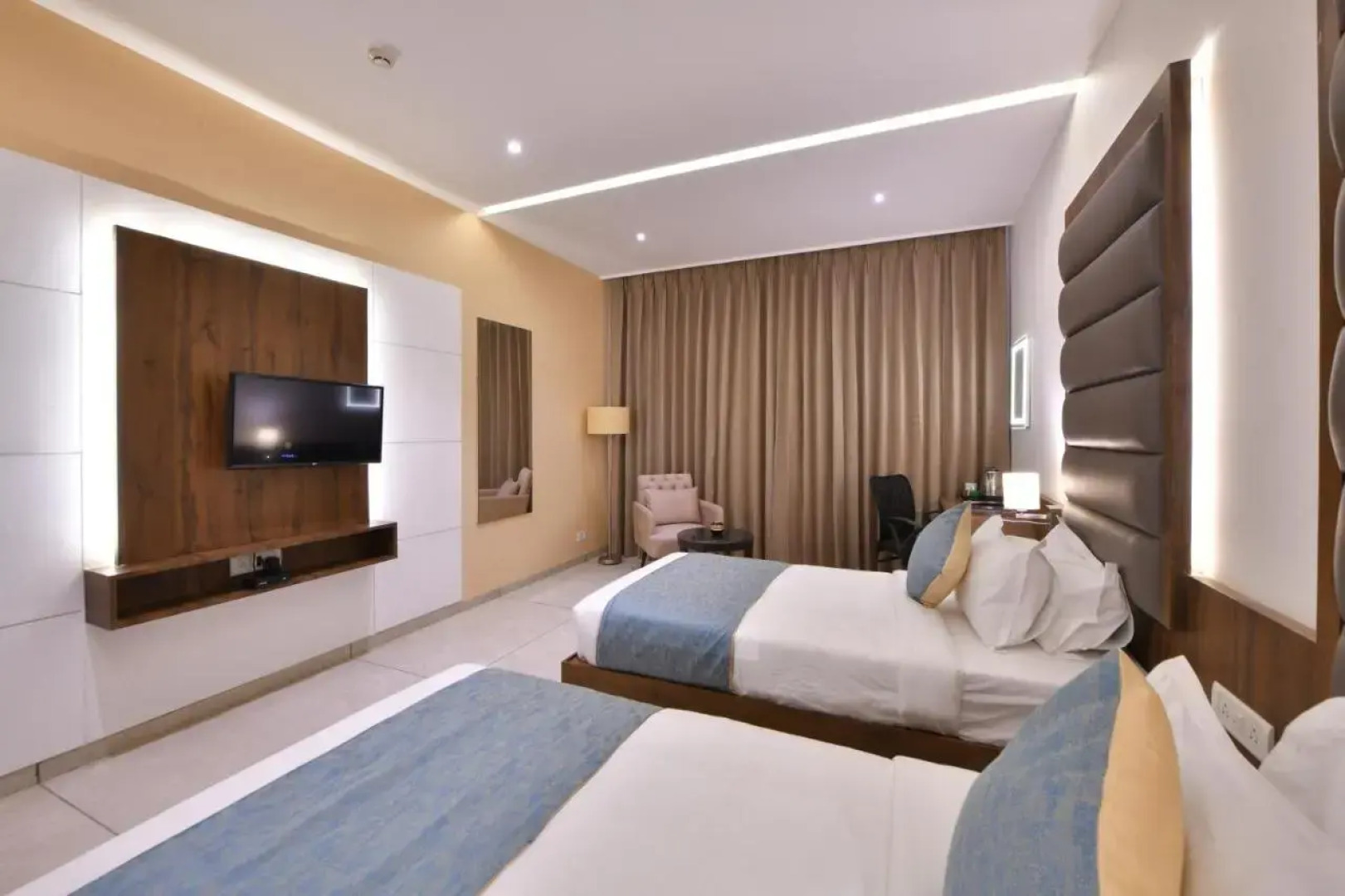 Click Hotel LH Seven Morbi