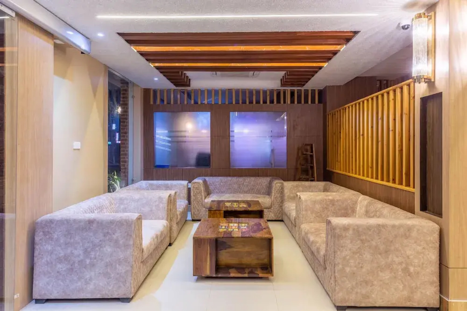 Chitwan Midtown Hotel