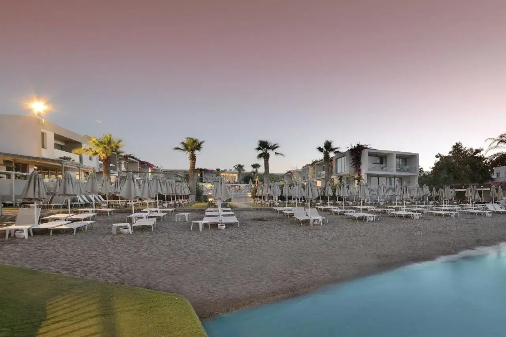 Lugga Boutique Hotel & Beach