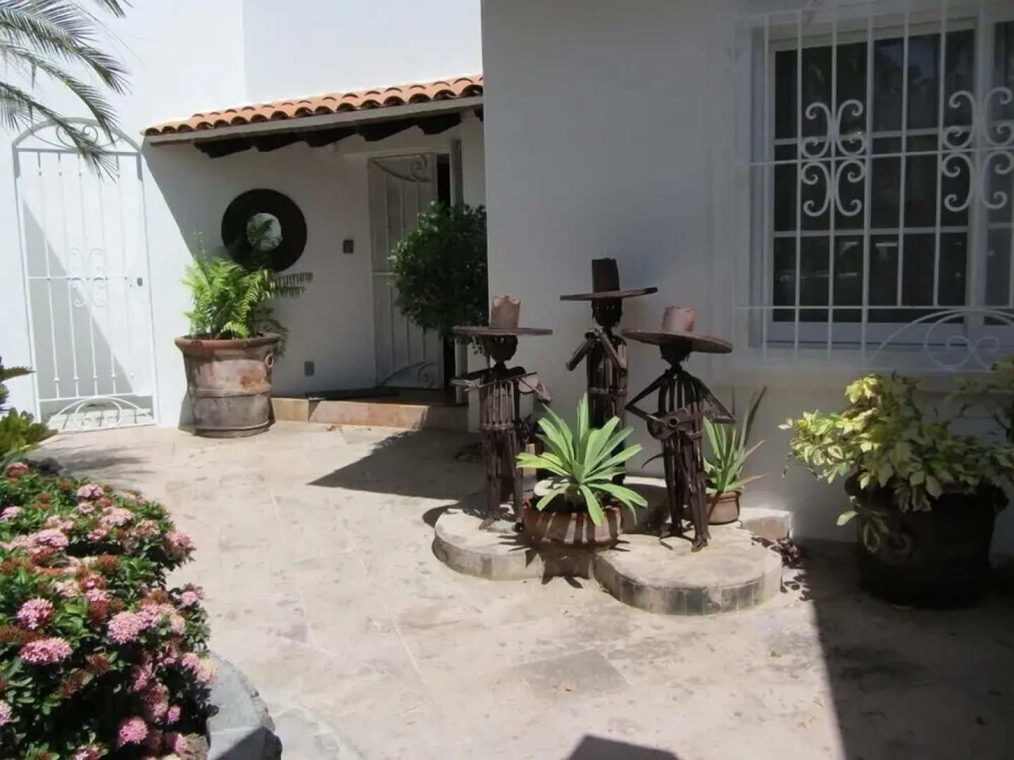 Casa Dos Dolphins 2 Bedroom Villa by Redawning