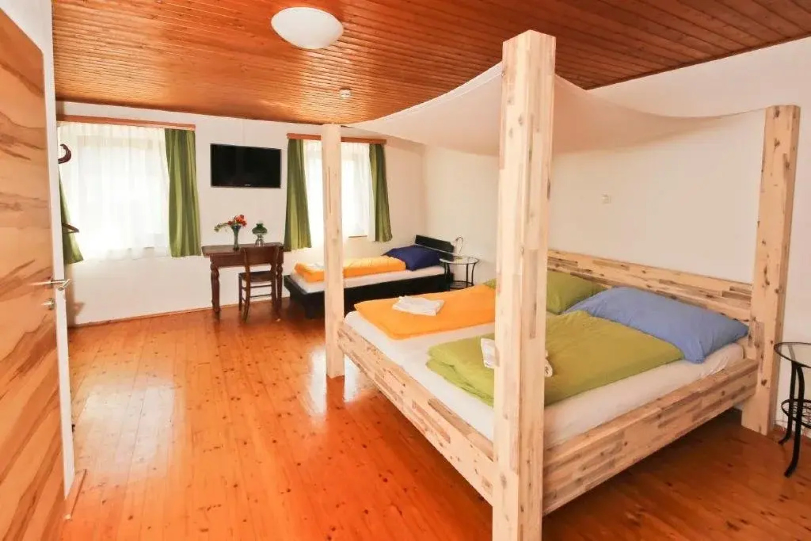 Camping & Pension Au an der Donau