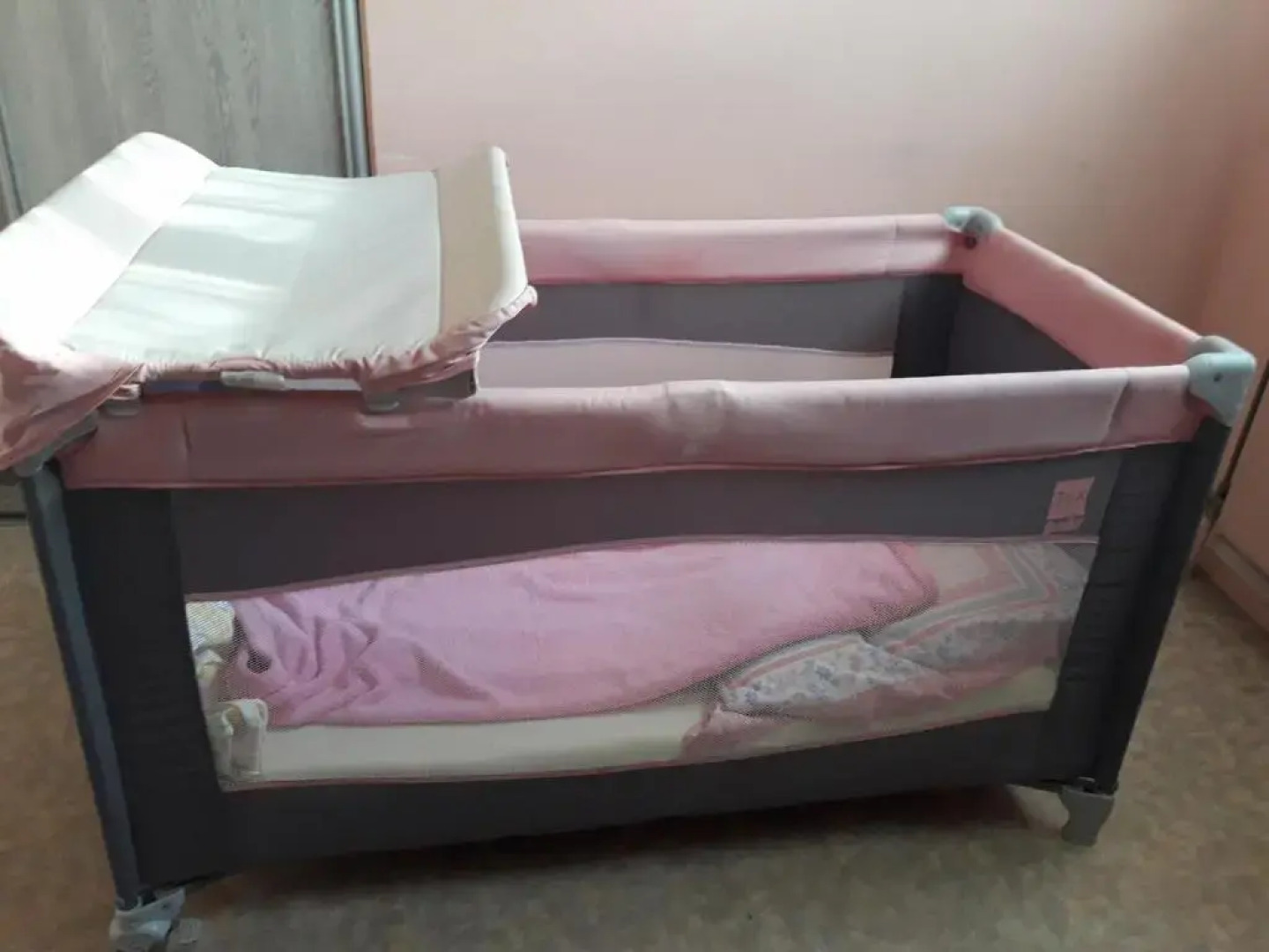 Galerie d'art d'une ancienne mairie de 1783