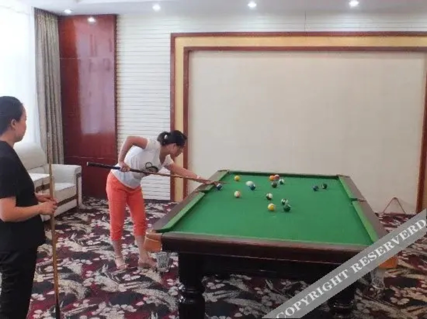 Shuihu Holiday Hotel