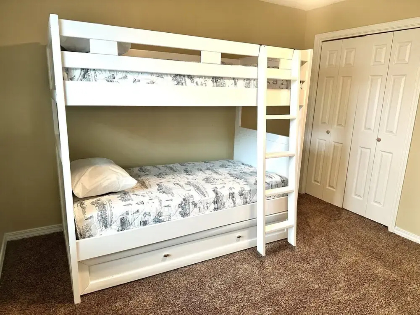 Backyard Breeze 3 Bedroom Home by RedAwning