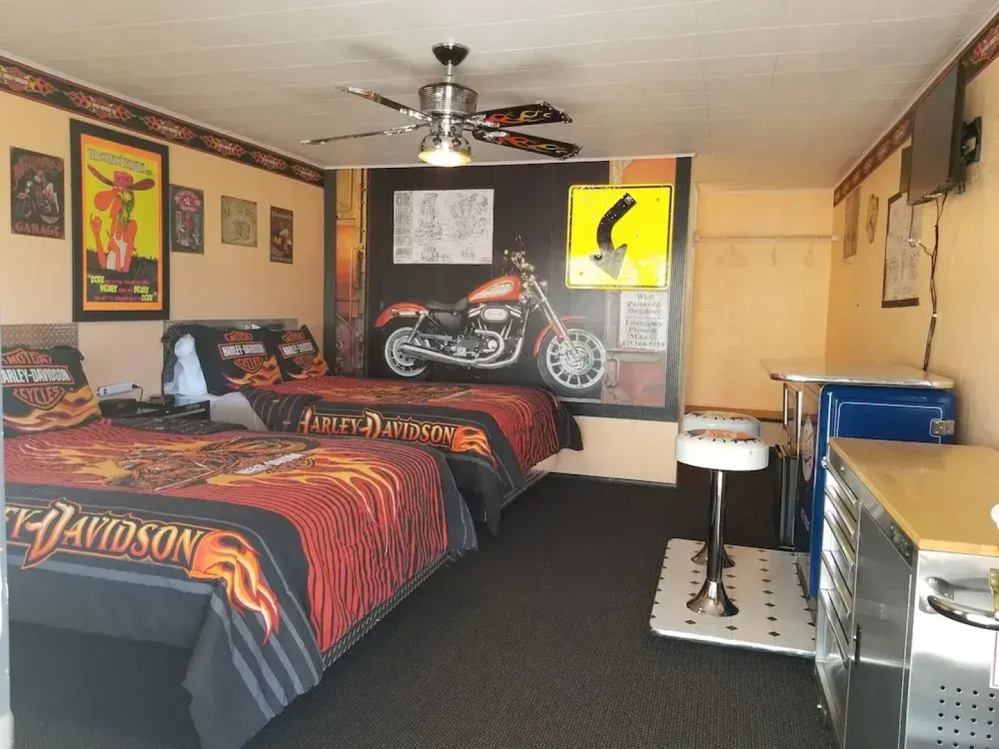 Galaxy of Hatch between Bryce and Zion