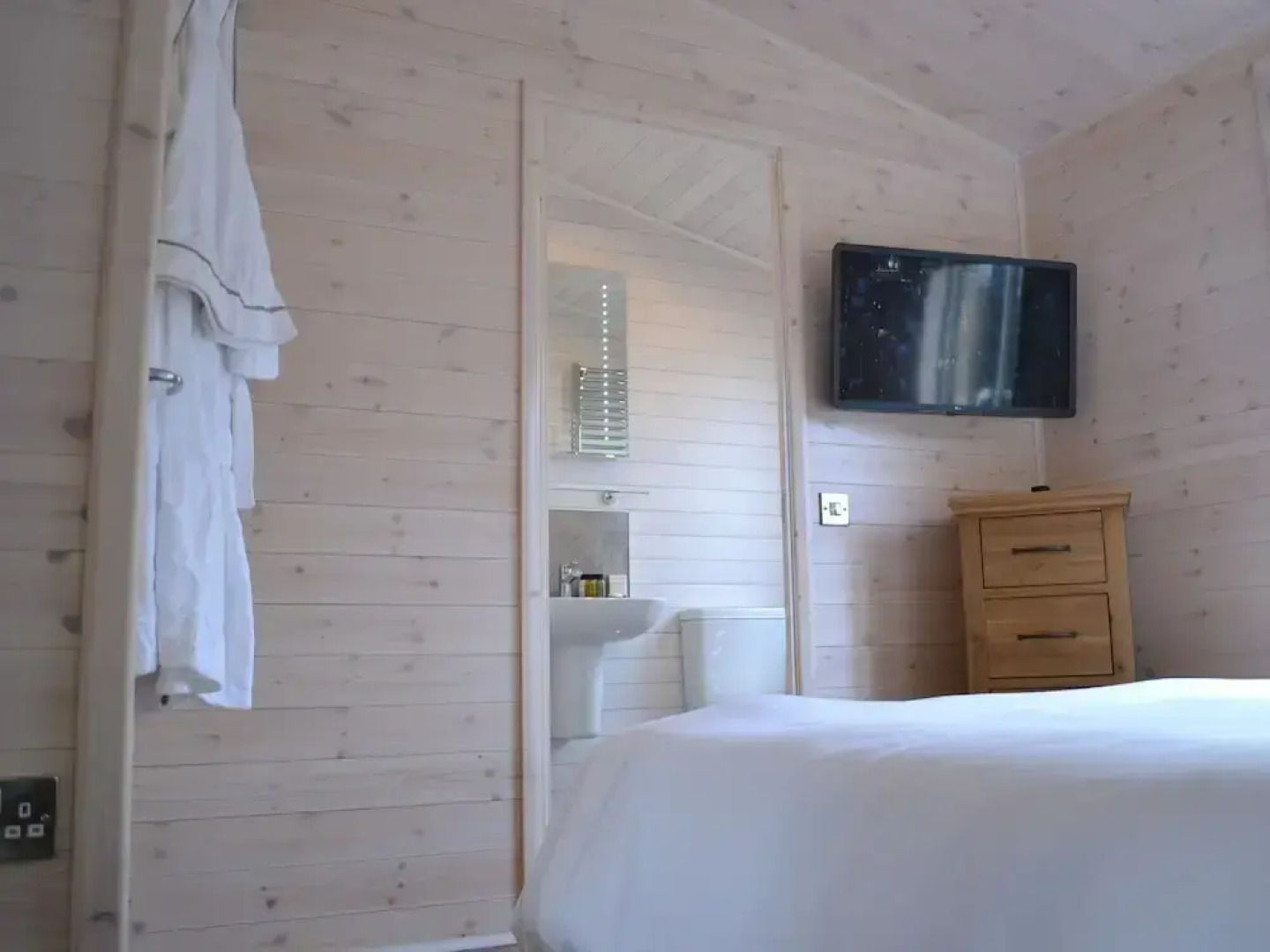 The Chiltern Lodges at Upper Farm Henton