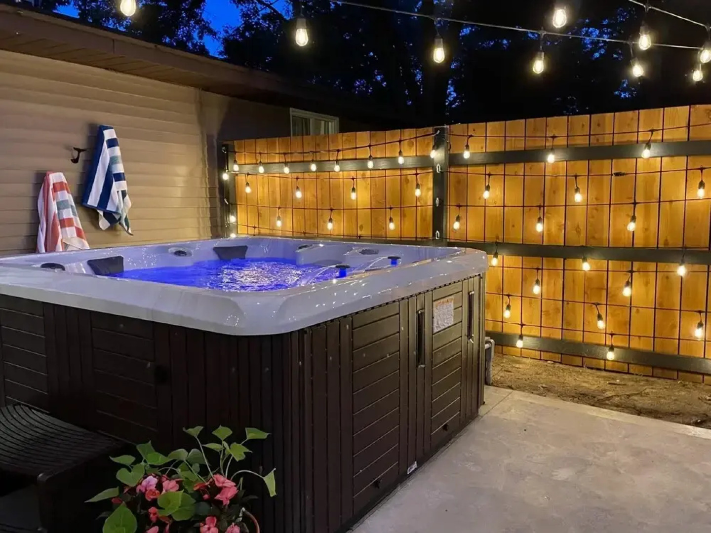 HOT TUB Game Room Heavenly Patio Sleeps 16