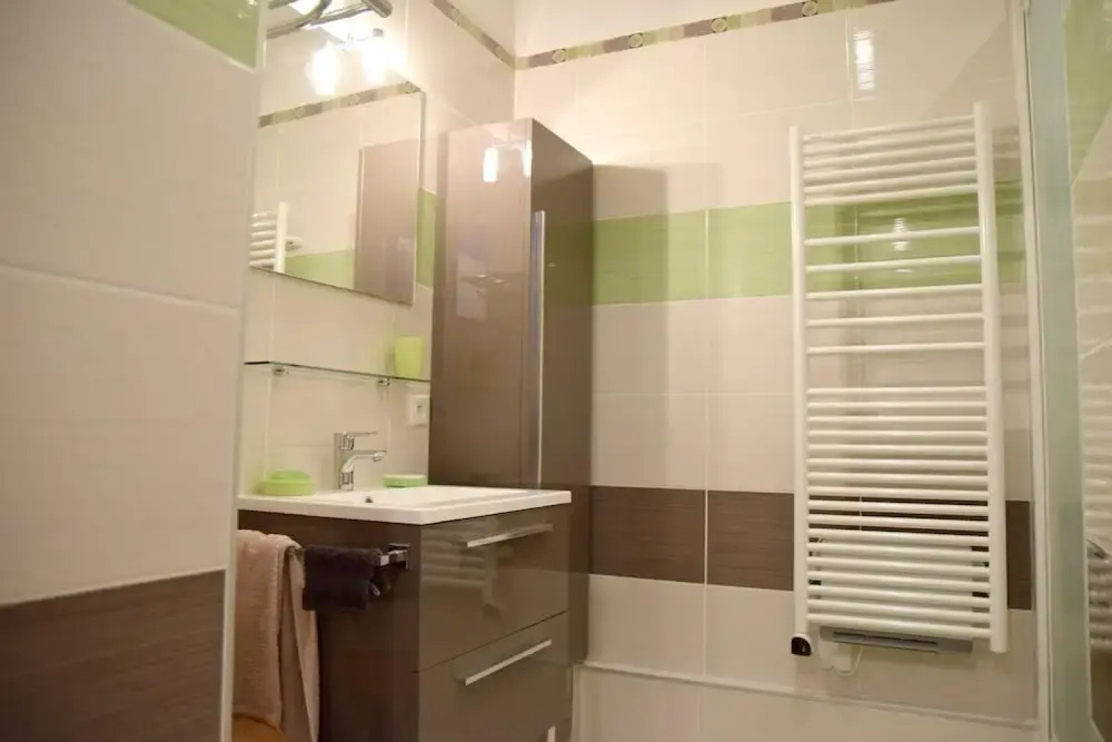 House With 2 Bedrooms in Vaux-sur-mer, With Pool Access, Enclosed Gard