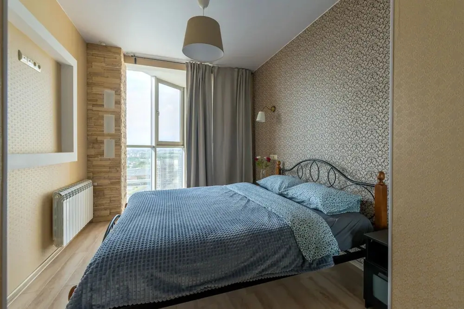 Апартаменты с видом на Ленинский проспект