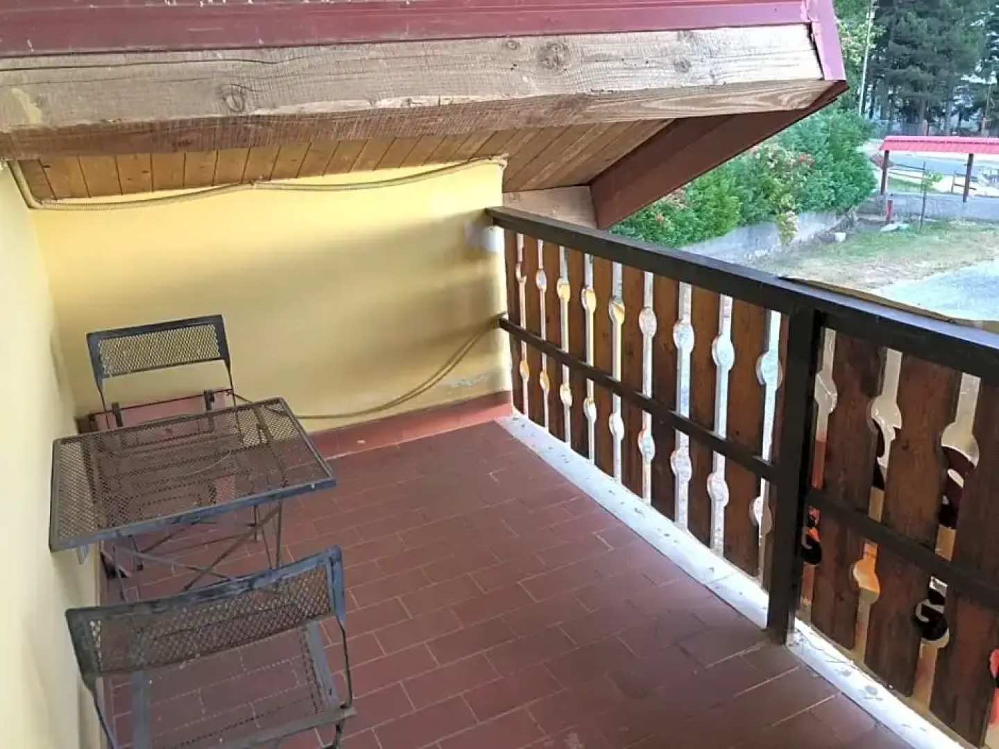 Secluded Villa in Parenti with Garden